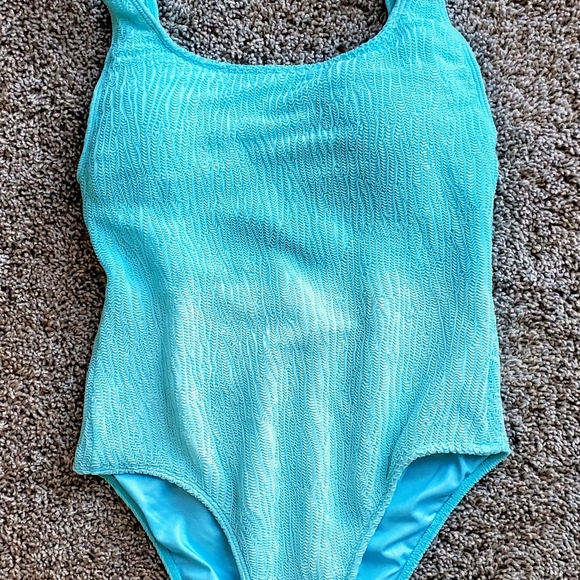 The Aruba Luxe Crinkle stretch one piece by Kenny Flowers - Picture 3 of 8